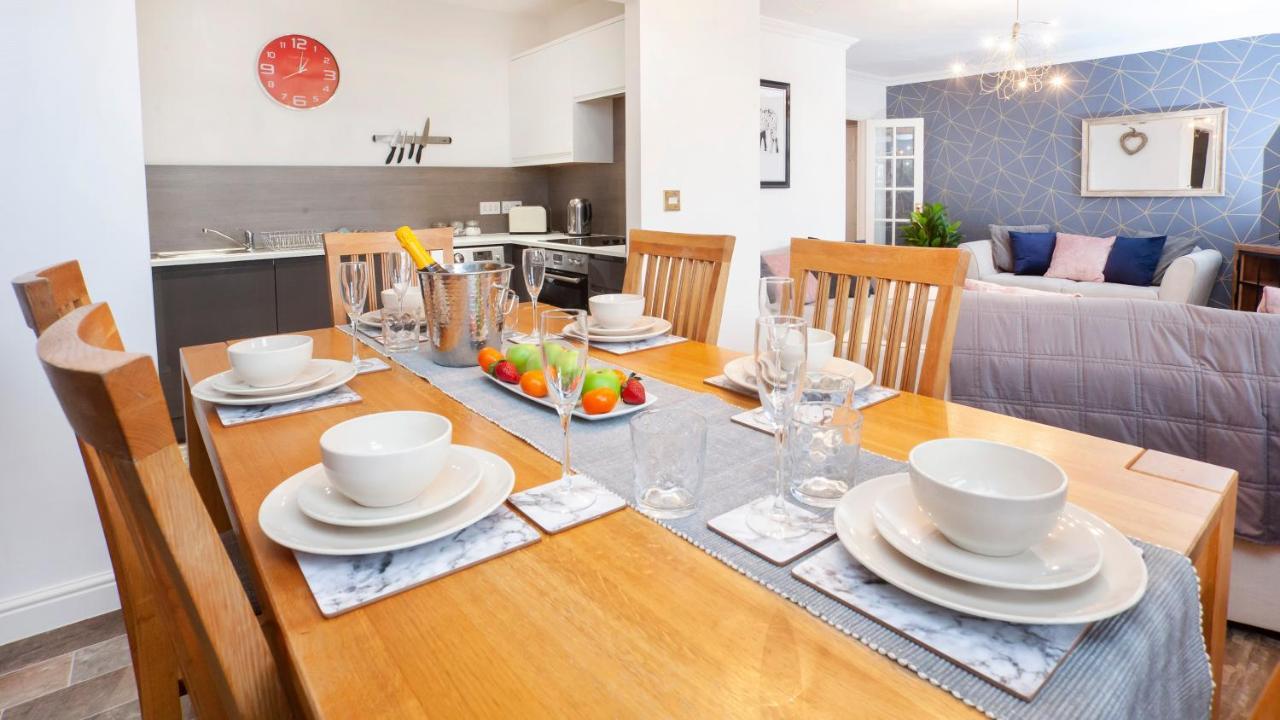 The Station Apartment- A Stunning Space, Close To The City Centre 요크 외부 사진